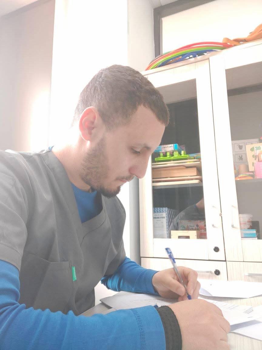 Dr. Amir Harouachi